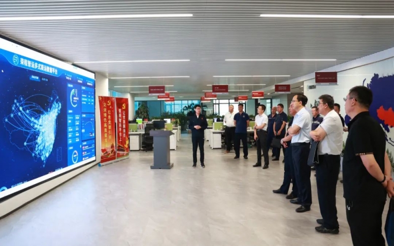 中国铁路北京局集团有限公司副总经理金伟一行到乐鱼官方网站集团参观交流