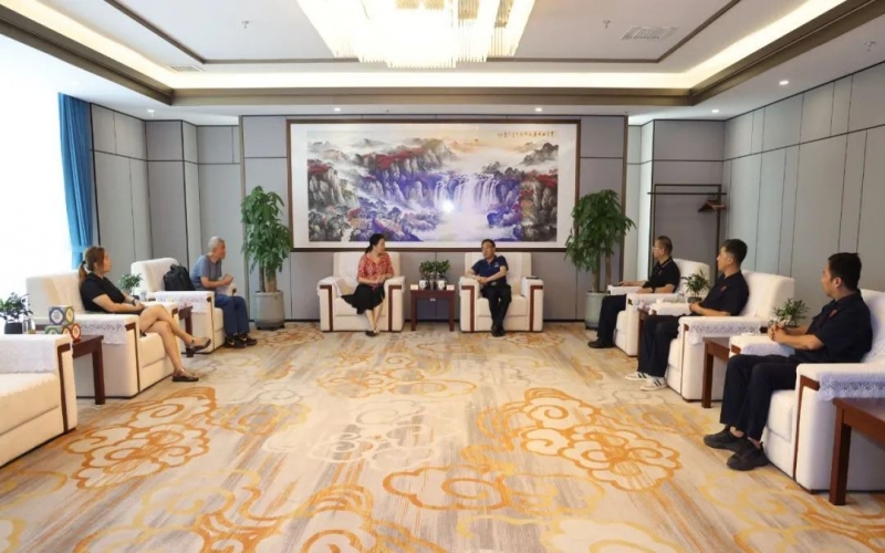 福建科杰起重机械有限公司董事长刘辉一行到乐鱼官方网站集团座谈交流