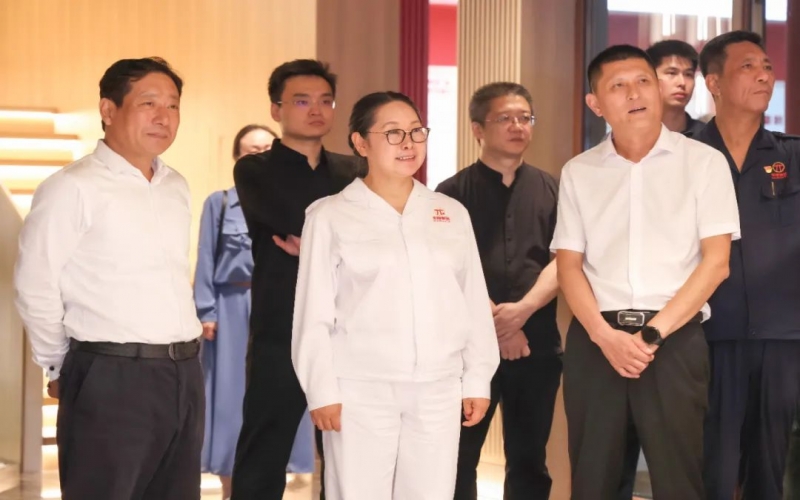 遵化市委书记杨绍华会见乐鱼官方网站集团董事会主席张荣华一行