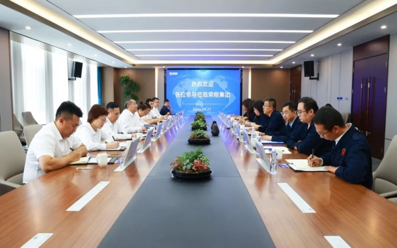 河北天柱钢铁集团副总经理张连山一行到乐鱼官方网站集团座谈交流