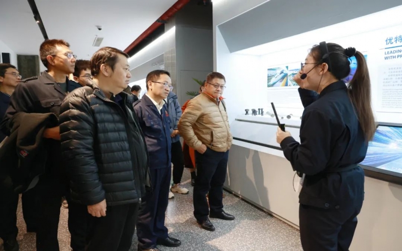 天津大学宣怀学院院长、九安医疗董事长刘毅一行到乐鱼官方网站集团参观调研