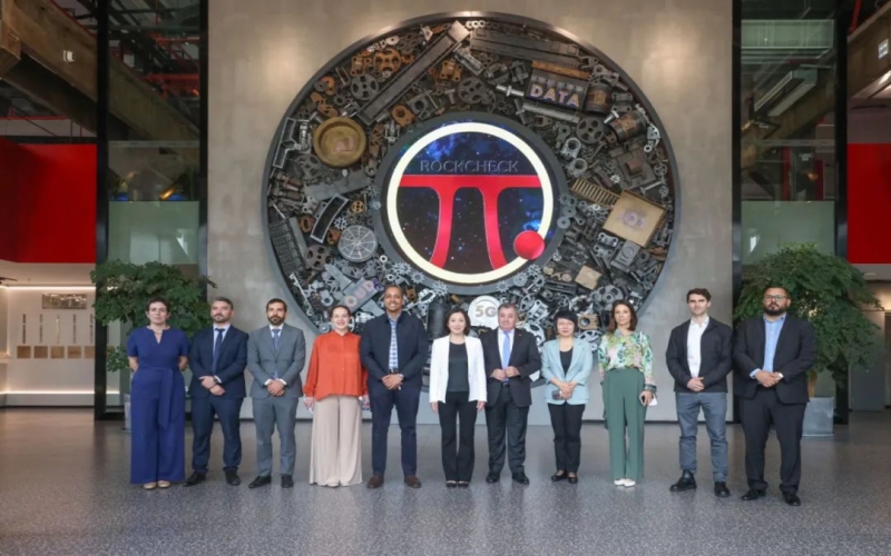 智利、哥伦比亚、尼加拉瓜、洪都拉斯驻华使馆外交官一行到乐鱼官方网站集团参观交流