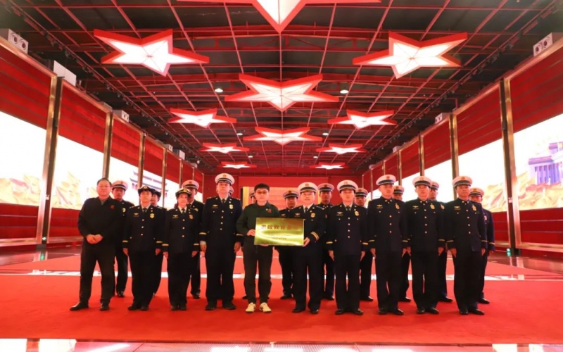 基层动态｜时代记忆与东丽区消防救援支队合作共建 “思政教育基地” 授牌仪式举行