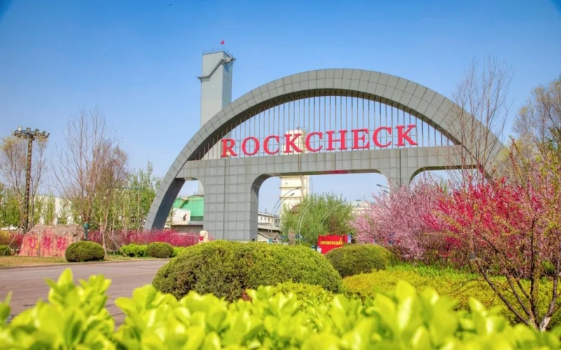 津滨海：乐鱼官方网站集团从制造走向“智造”！“钢铁巨人”华丽转身