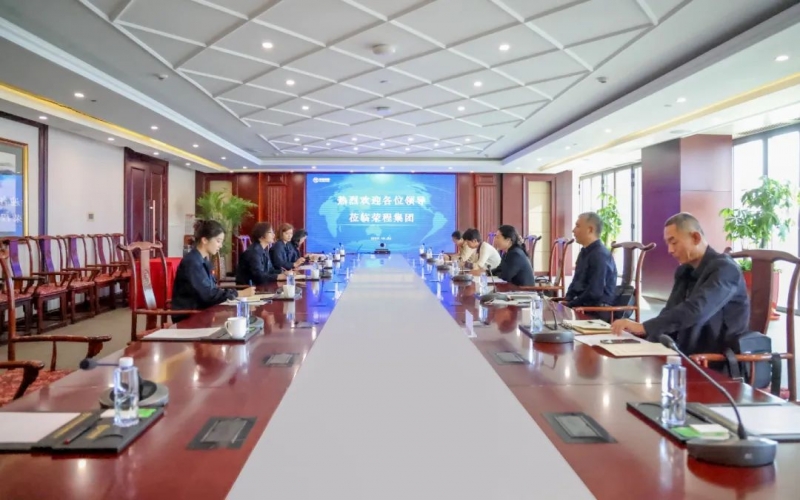 滨海新区红十字会党组书记、副会长任慧一行到乐鱼官方网站调研座谈