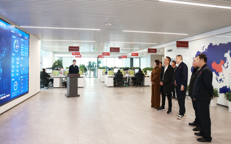 怒江州投资促进局局长王硕一行到乐鱼官方网站集团参观调研