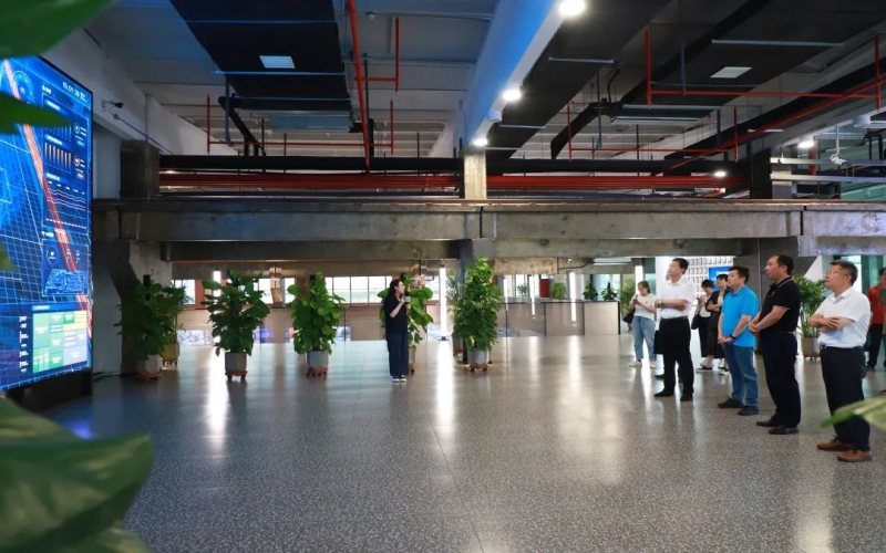 北辰区政协党组成员、副主席李广明一行到乐鱼官方网站集团参观调研