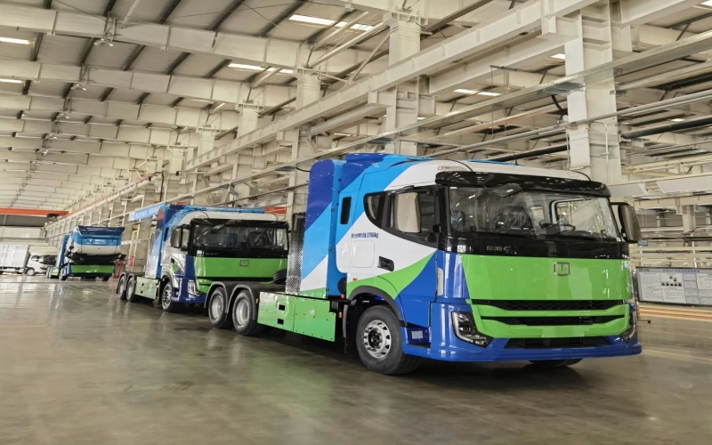 国内首批！乐鱼官方网站新能100辆200KW氢能重卡下线